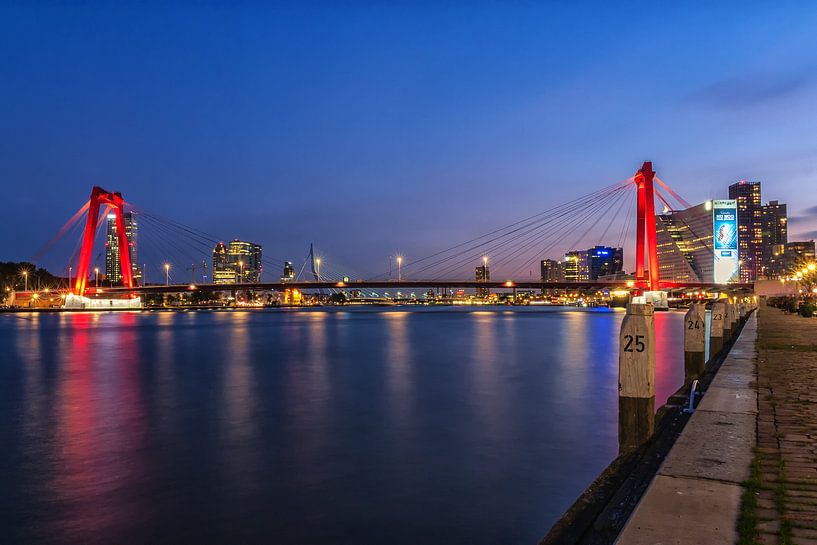 Willemsbrug Rotterdam in the blue hour by Ilya Korzelius