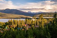 Belle couverture nuageuse au-dessus des Montagnes Rocheuses