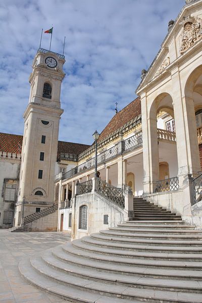 Bâtiment et tour de l'université Coimbra Espagne par My Footprints