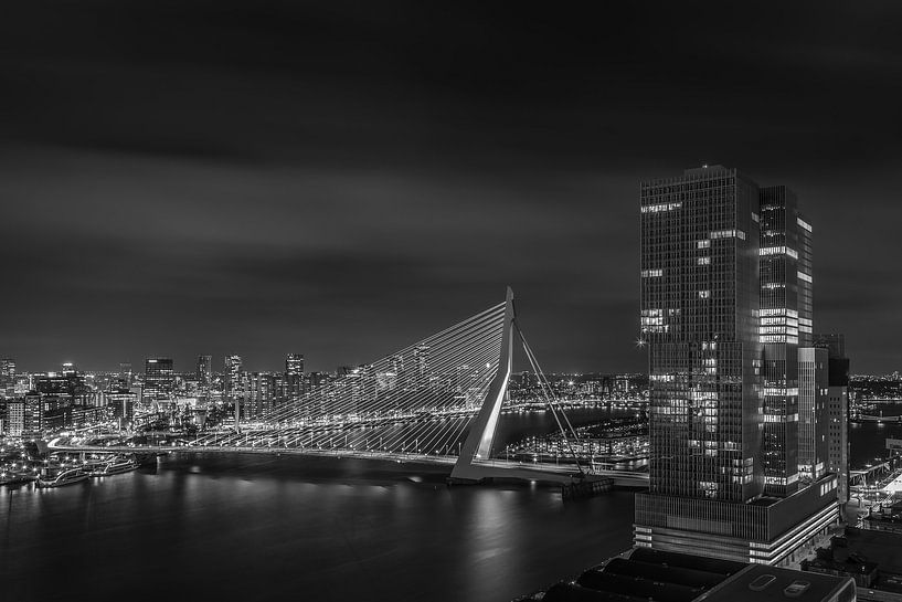 Manhattan @ the Maas - Rotterdam Skyline (2) van Tux Photography