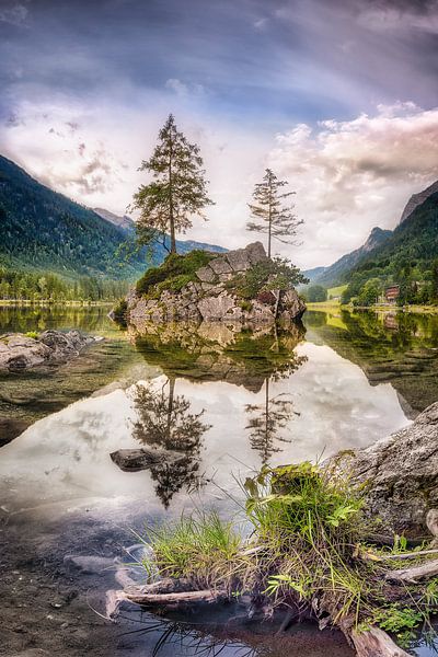 Het Hintersee bergmeer in de Alpen in Beieren in Berchtesgaden van Voss fotografie