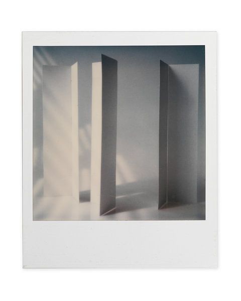 Schatten auf Kartons von Lein Kaland