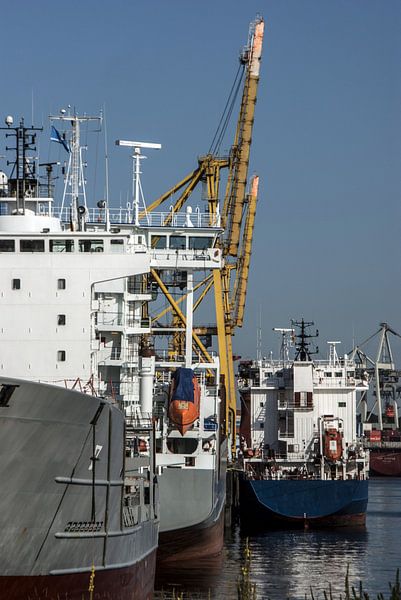 Schiffe im Hafen von Norbert Sülzner