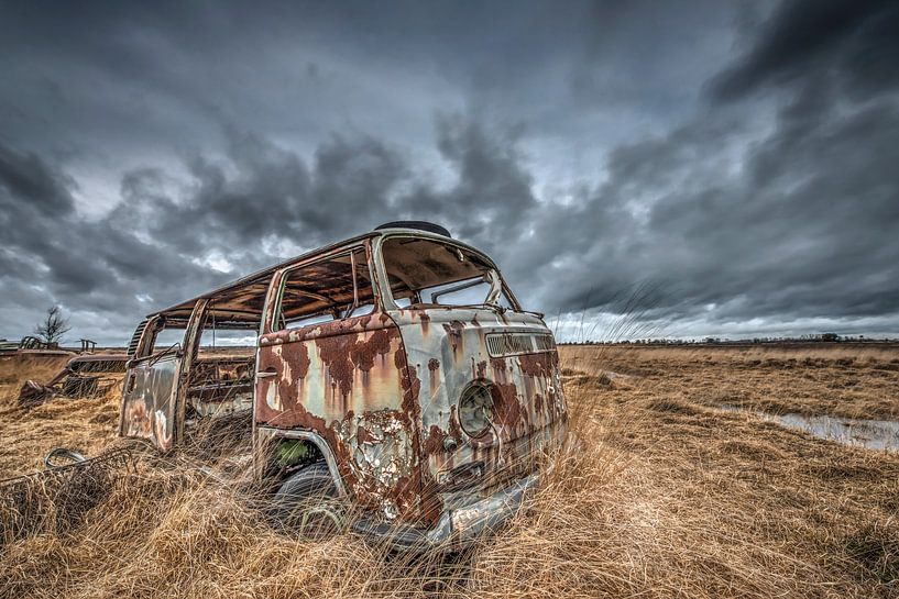 Abandoned VW Tranporter by Gerben van Buiten