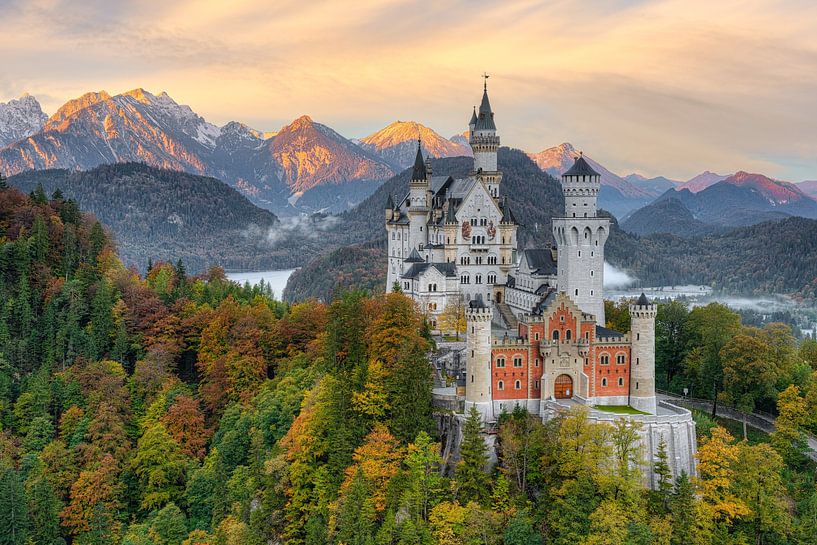 Le château de Neuschwanstein au début de l'automne par Michael Valjak