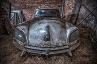 Citroen DS in einer verlassenen Scheune.
