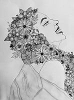 Fille à fleurs en noir et blanc