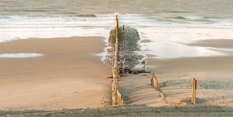 Wellenbrecher in Cadzand von Pieter van Roijen