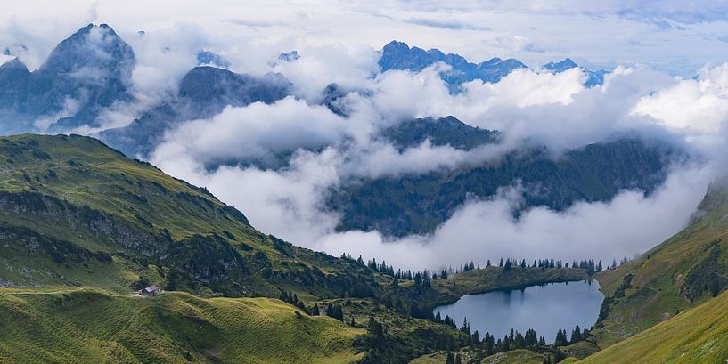 Höfats and Seealpsee by Walter G. Allgöwer