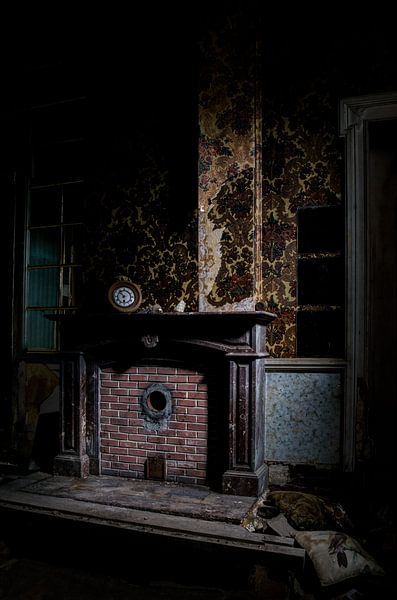 the dark lurks by Stijn Vanelderen