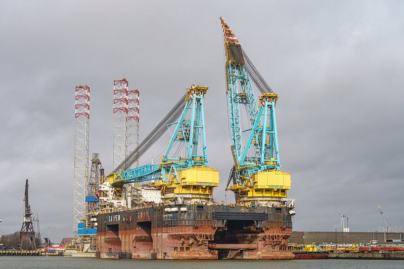 Crane ship Saipem 7000. by Jaap van den Berg