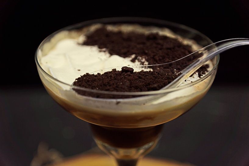 Snow and earth cocktail in a glass by Babetts Bildergalerie