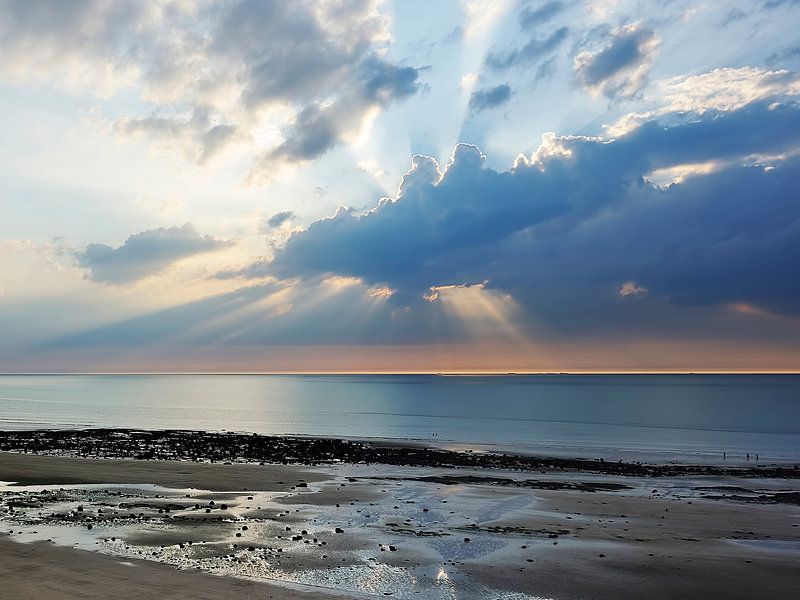 Sonne hinter den Wolken von Txell Alarcon
