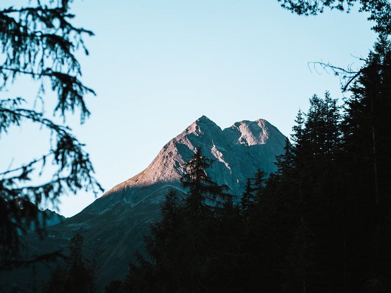 Mountain sunrise by MDGshots