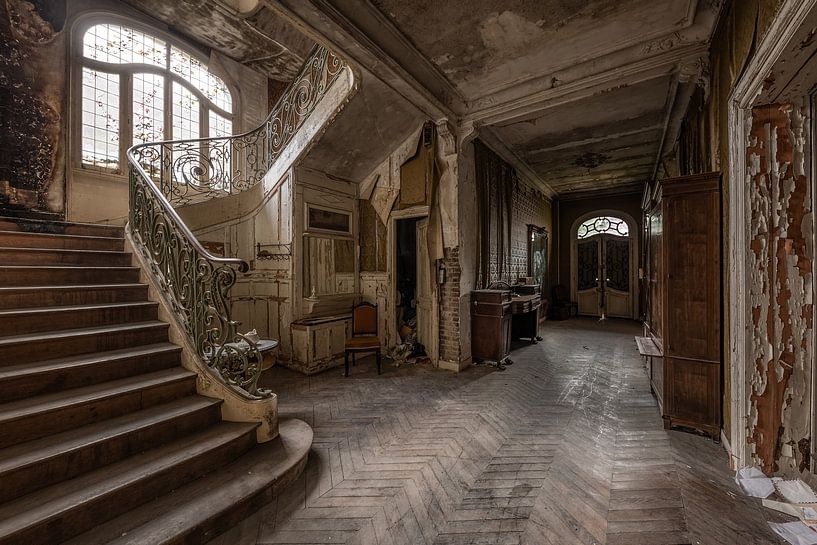 Abandoned hallway by William Linders