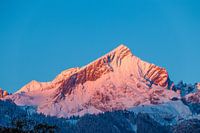 Alpspitze dans la première lumière chaude du soleil