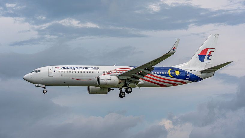 Passagierflugzeug Boeing 737-800 der Malaysia Airlines. von Jaap van den Berg