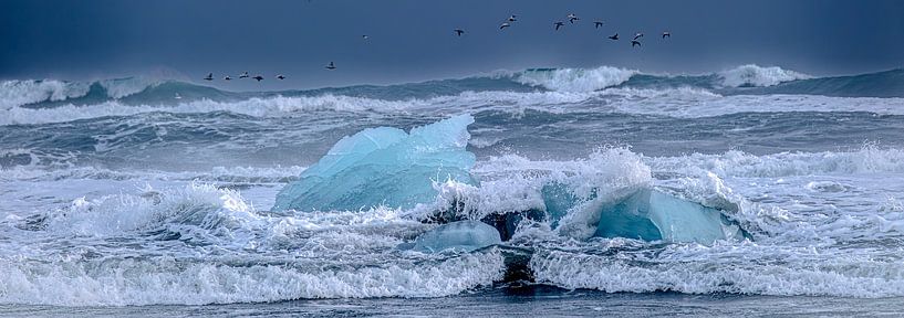 Iceland by Maarten van der Voorde