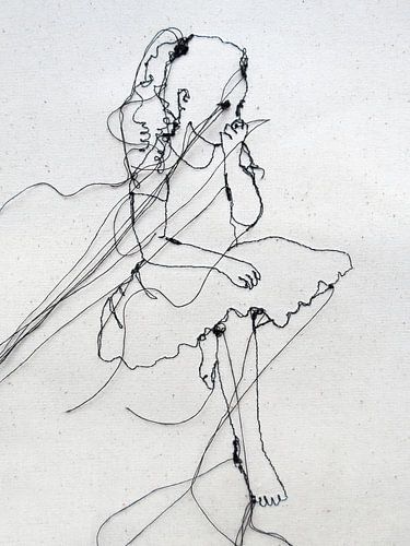 Klein - Mädchen aus Nadel & Draht von Kim Rijntjes