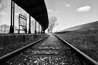 Voies ferrées abandonnées le long du quai