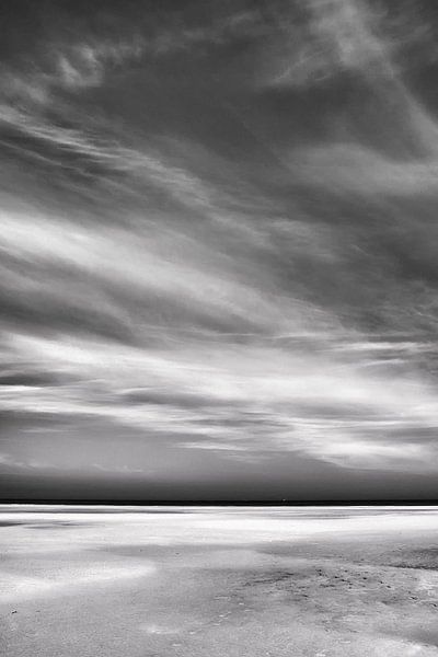 La plage de Black White par Jan Brons