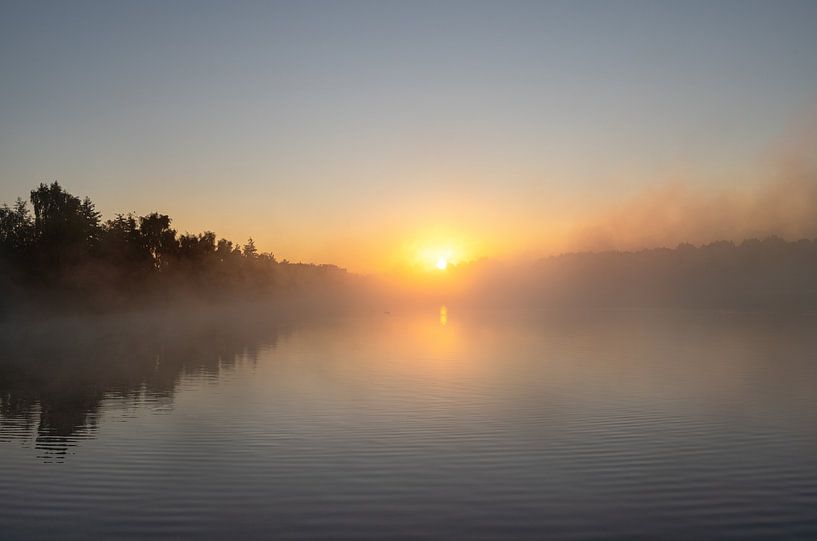 Nebliger Sonnenaufgang im Herbst von Marc-Sven Kirsch