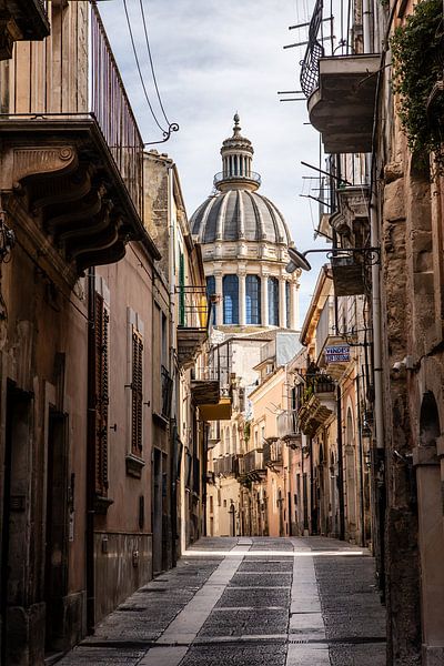 Ragusas Dummheit von Eric van Nieuwland