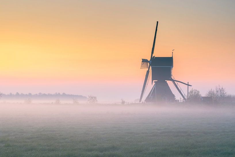 Broekmolen Streefkerk in the fog by Richard Nell