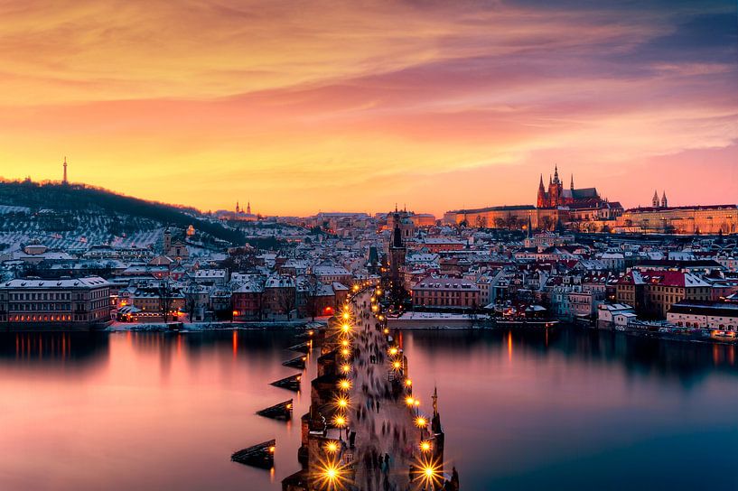 Karlsbrücke von oben von Roy Poots