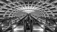 Die futuristische Architektur der Metro in Washington DC (schwarz/weiß)