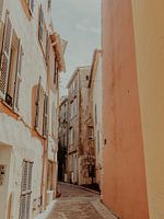 Erkundung der schönen Straßen von St. Tropez | Reisefotografie Kunstdruck in der Stadt Saint Tropez | Cote d'Azur, Südfrankreich
