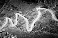 Le col de Sani, de l'Afrique du Sud au Lesotho, en noir et blanc