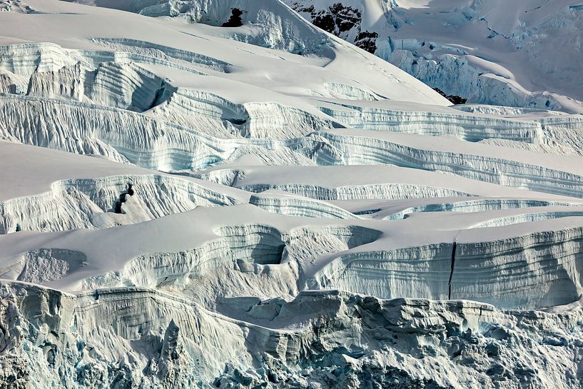 The eternal ice of the Antarctic by Roland Brack