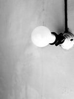 Minimalistisches Licht: Schwarz-Weiß-Idee