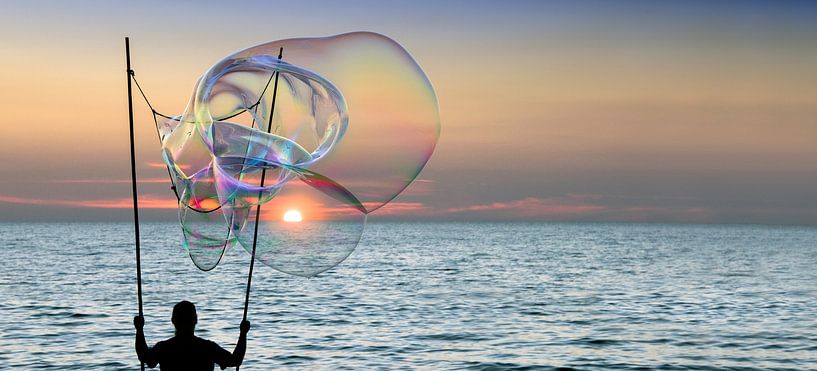 Bubble blower at sunset by Dirk Verwoerd