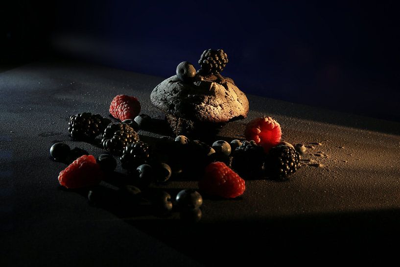 Brownie with red fruit by Diana van Geel