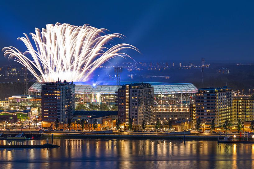 Le feu d'artifice au-dessus du stade Feijenoord &quot;De Kuip&quot; à Rotterdam par MS Fotografie | Marc van der Stelt