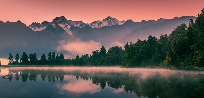 Sunrise Lake Matheson, South Island, New Zealand by Henk Meijer Photography