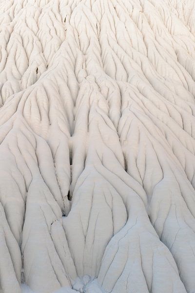 An avalanche of white sandstone by Gerry van Roosmalen