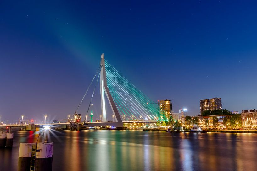 Die Erasmus-Brücke in grün-weiß-grün von By Jaimie