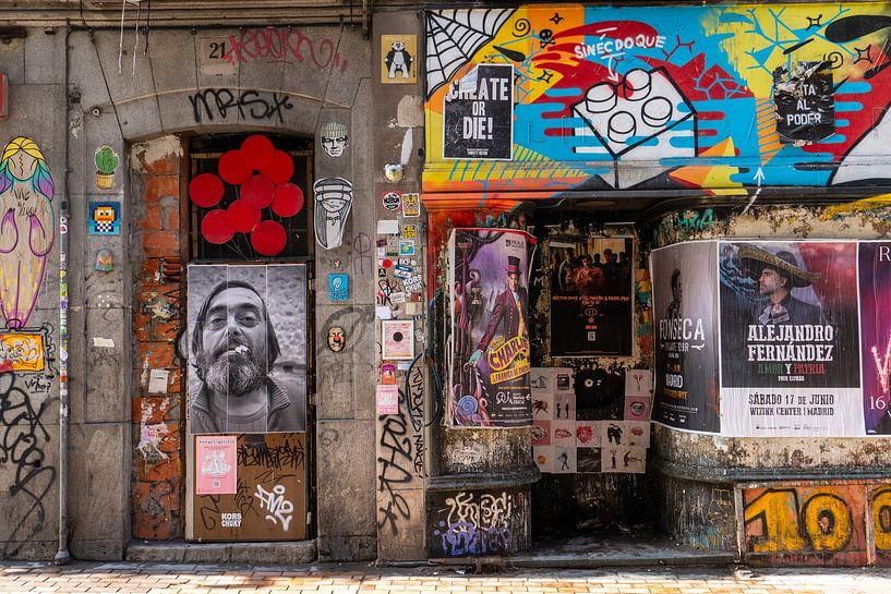 Façade de maison colorée à Madrid par Flatfield