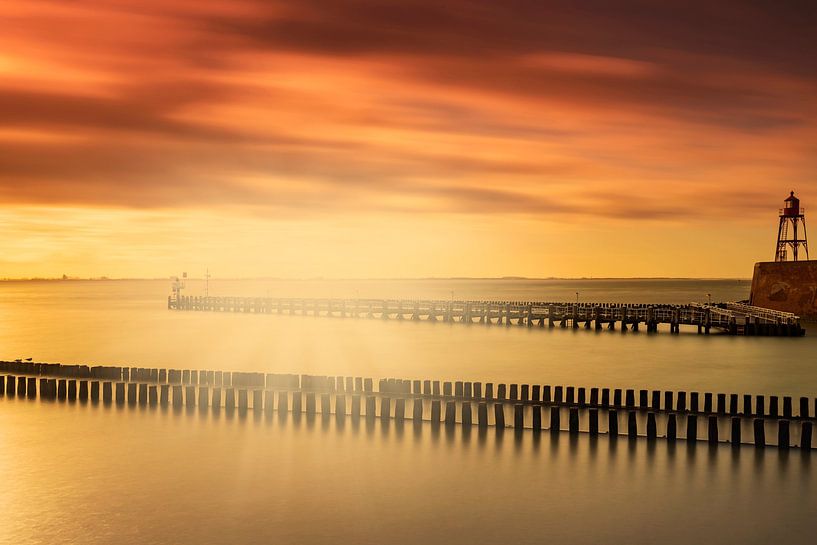 Niederländische Wolkendecke über dem Hafen von Vlissingen auf Zeeland von gaps photography