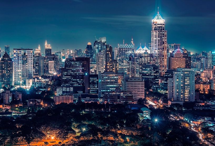 Bangkok downtown by Manjik Pictures