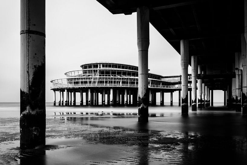 Pier van Scheveningen by Boris Van Berkel