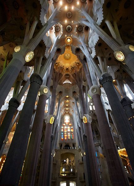 Sagrada Famillia inside by Giovanni de Deugd