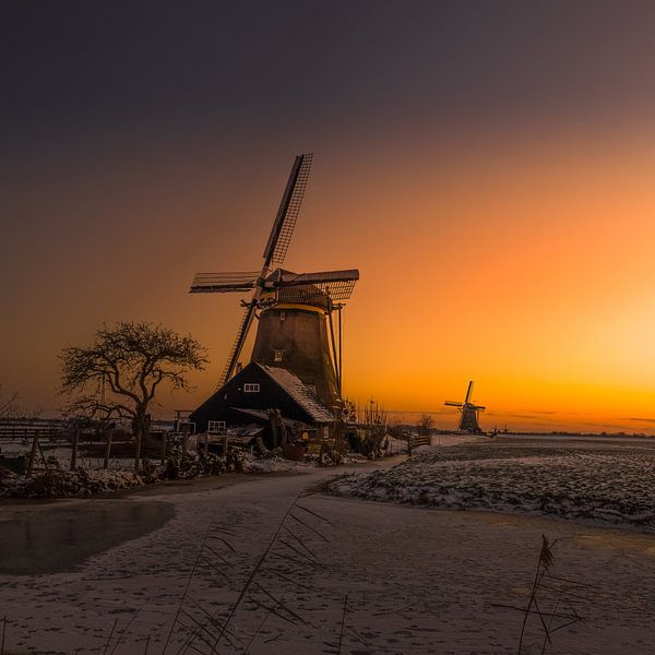 Iconic mill at sunset! by Robert Kok