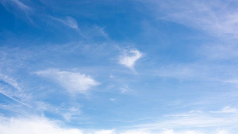 Ciel bleu avec nuages par Günter Albers