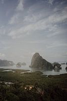 Tropische Gelassenheit: Küstenpracht zwischen Krabi und Phuket in Thailand