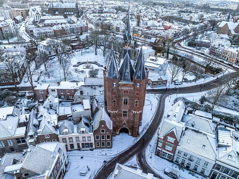 Das alte Tor von Zwolle Sassenpoort an einem kalten Wintermorgen von Sjoerd van der Wal Fotografie