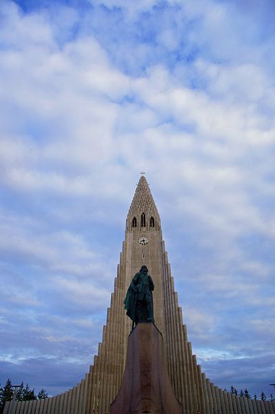 Hallgrímskirkja in Reykjavik, Island von Discover Dutch Nature
